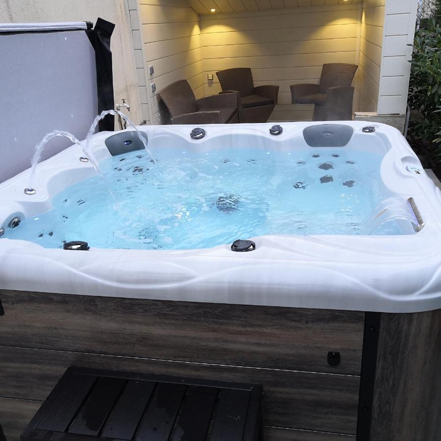 O Rethel Jacuzzi, Gite Ardennes Exterior photo