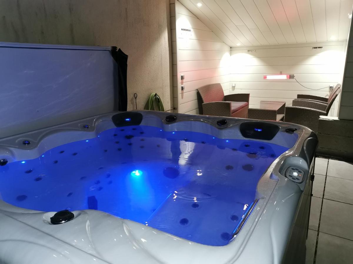 O Rethel Jacuzzi, Gite Ardennes Exterior photo